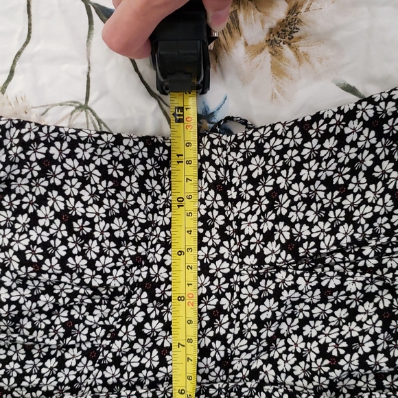 Abercrombie & Fitch short sleeve button up dress black daisy with pockets - Picture 6 of 7